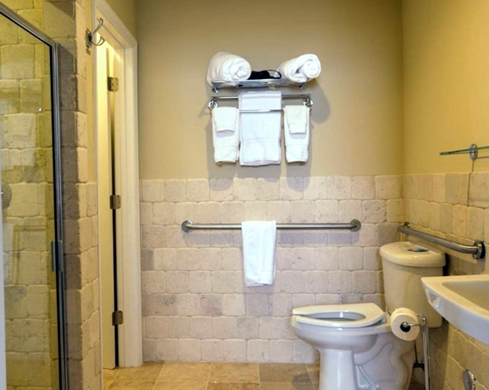 Old Colorado Inn Bathroom